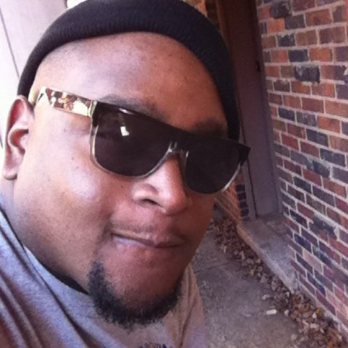 Im jsouth mane from memphis up an new comer producer in da game ready to take aim all casualties i crush (no reamins)