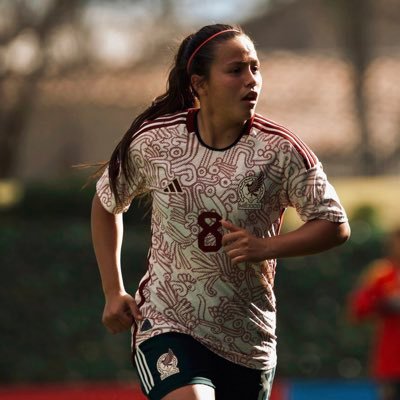 •soccer player @americafemenil and @miseleccionfem