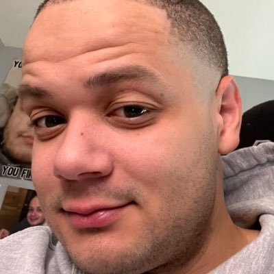 Erobb221smellme Profile Picture