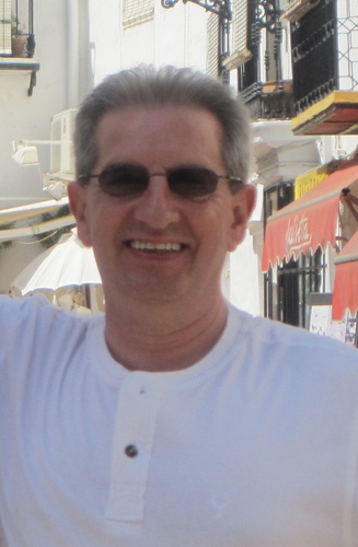 ItsJohnpd's profile picture. Hi there. here's to my Twitter Adventures. I Believe strongly in helping people and being honest. Likes Labradors and anything to do with Personal Development.