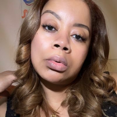 erikatennille's profile picture. Walking on a dream….how can I explain❔