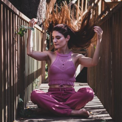 Actriz, Cantautora, Locutora y activista. Instagram y YouTube : labermudezoficial Host de La Isla Bonita, programa de música en @100percentretro