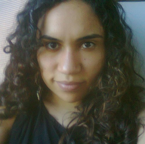 Especialista em Responsabilidade Social. Bacharel em Direito. Administradora. Secretária Executiva. Técnica em TI. Canhota. Inconformada. Gremista.