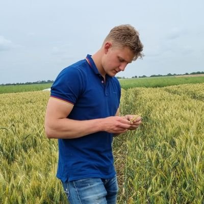 Dutch agribusiness student cultivating crops by day, delving into the world of investing by night. 🌱📚 #Agribusiness #Investing #Netherlands