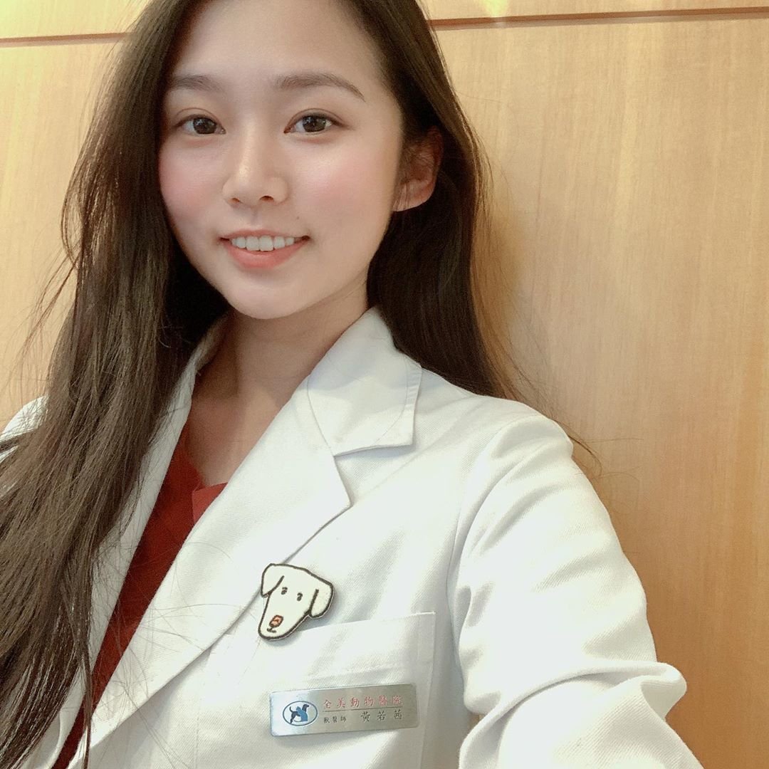 bg3lg4LEe487494's profile picture. 직장에서의 성공은 나에게 기쁨을 가져다주지만, 나는 또한 관계에서 풍요로움과 깊이를 추구합니다.