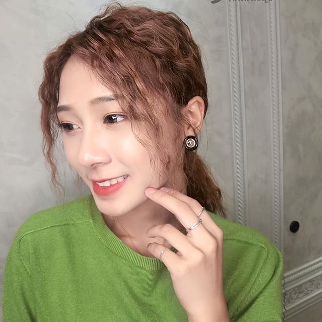 나는 새로운 삶을 시작하기 위해 섹스 친구들과 즐거운 시간을 찾고 있습니다. 우리는 마음과 몸의 연결을 즐기는 사람들을 찾고 있습니다.