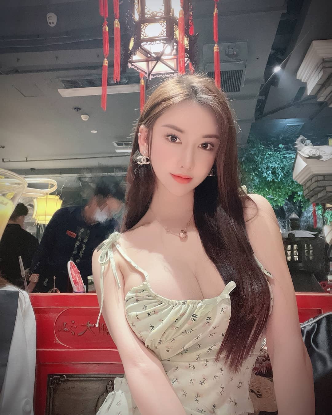 이혼 후 새로운 시작. 결혼식 계획이 진행 중이었고 섹스 친구들과 열정적인 시간을 찾고 있었습니다. 육체적인 관계에 관심이 있으신 분은 저를 팔로우해주세요.
