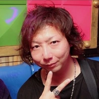 XJAPAN、hide、LUNA SEA、BUCK-TICK、ラルク、THE YELLOW MONKEY、Raphael、Janne Da Arc、ABC、TSP、DOG in the PWO、DaizyStripper、Versailles、90年代V系好きです。ツーリング行きたい🏍