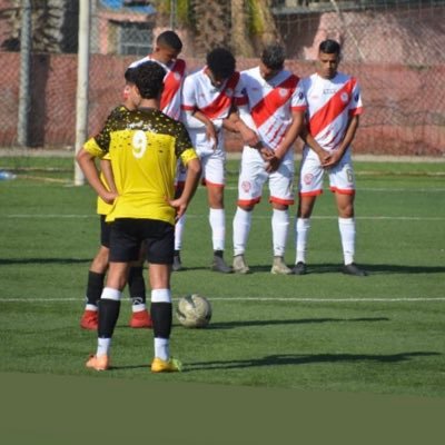 Leftwing/Rightwing/Striker – Fast/Aggressive/Powerful//Link up striker Height: 6’1 .