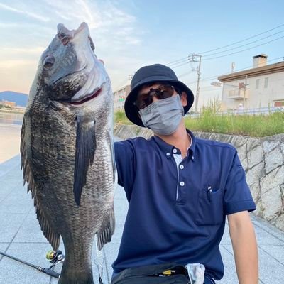 広島でボトムチニングを中心にチヌ、キビレに遊んでもらってます。

2024年
チニング年間100枚目標！

2023年
「広島市内６河川全てでチヌorキビレを釣る」を8月10日に達成！！

仕事終わりの短時間釣行メインで回ってます！