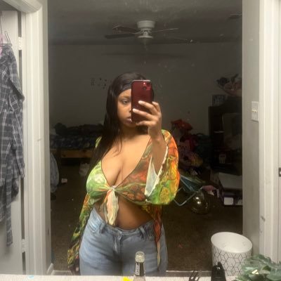 funsize_renee's profile picture. Mother to a🤴🏾👸🏾