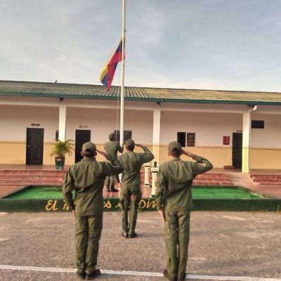 Comando de la Guardia Nacional Bolivariana, en el municipio Miranda, Los Puertos de Altagracia.

 Complejo Petroquímico PEQUIVEN, Juntos Nosotros Venceremos🇻🇪