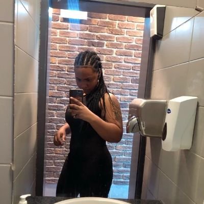 taurina 🌪️
 
eu sozinha sou a quadrilha completa.