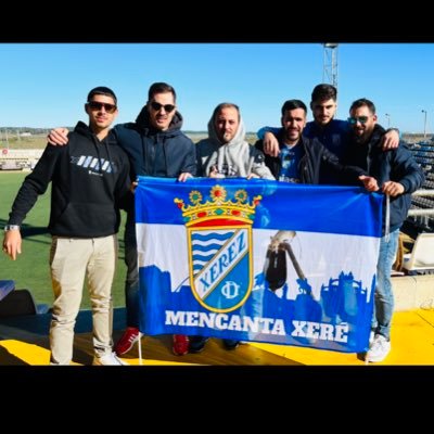 Grupo familiar y de amigos locos por nuestro Xerez CD 💙🤍💙