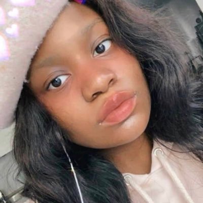 PerlinneEkwake's profile picture. こんにちは、普通の19歳です