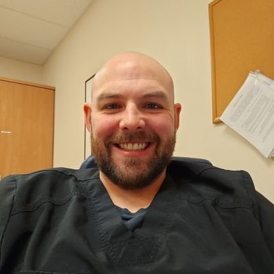 Colorado native living in Oregon. I'm a registered orthopedic technician so I help fix broken people. Go 49ers, Ducks, Avalanche, Broncos, Nuggets, and Rockies.