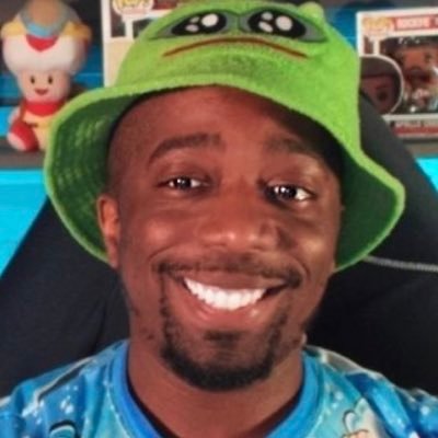 Aspiring Gamer Designer and Streamer!! Usually Live on twitch at 7:00pm Est.. check me out anytime! For Business inquires ScoopTheAvenger@gmail.com