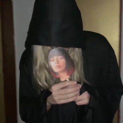 @Emukun0830←誕生日寄せ書きくれなかった人 @Lisbeth_key__ 配信以外の事の垢、気軽にフォローしてね。
