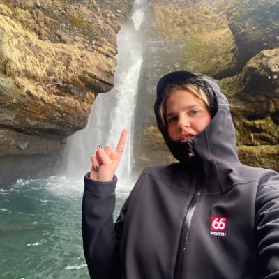 emblamoller5's profile picture. vona það besta, viðbúin þvi versta ♈︎ (hún/um hana)