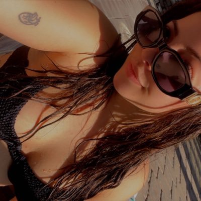 jeisse19's profile picture. uma gatinha que mora logo ali 👉🏻