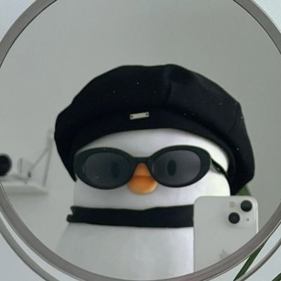 Sunnshiinee3's profile picture. 