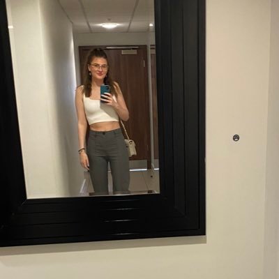 georgsc21's profile picture. • 28 • she/her • uk • aries sun/virgo moon •