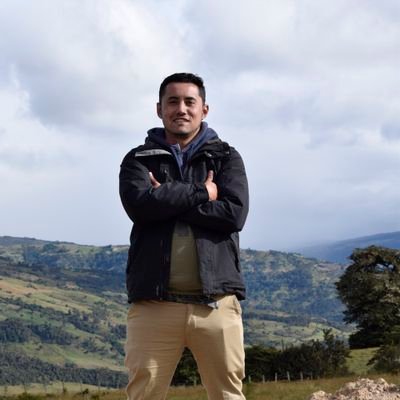 Progresista!
Administrador Deportivo,
De la mano con el deporte construyendo país.
Fotógrafo y
tengo un club de fútbol ⚽
