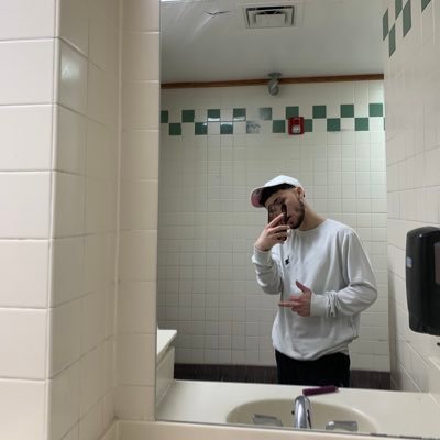 Dowenn2002's profile picture. 