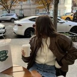 DahliaUs244's profile picture. 