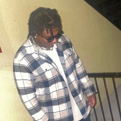 tyhendrix99's profile picture. free da king🖤