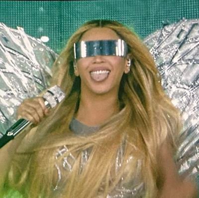 AwandeM7451's profile picture. I sell videos of me naked ...stroking and I do hookups for cash ...hit me up if u interested