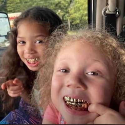 quirkymarkerter's profile picture. Marketing & branding student at AltSchool.
I love SEO, books, clean strategy, and well-written anime arcs.
Medium holds my clarity. 
Tweets are 60% learning.