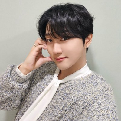 AnAngelSings's profile picture. 🇸🇬Goldenness 1,2,3,4,5기 ʕ•́ᴥ•̀ʔっ♡골든차일드 | 홍주찬 | 김동현♡ “Don’t talk like you know everything about me - Hong S.”