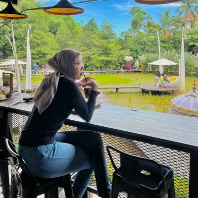 mrsarimurti's profile picture. didn’t accept new followers