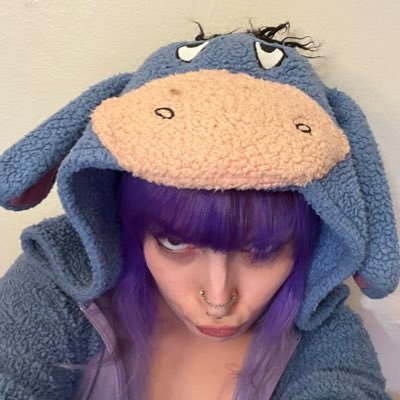 🏳️‍🌈(she/they)🏳️‍⚧️ gaming and hobbies and shit 🖤 follow me on twitch! 18+ only !!