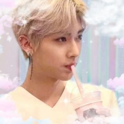 •°☆•°🫧,,☁️*
🍰🐈🍓 ricky's babygirl
🐰 •°☆,* 🎹 first love¸♬·* 🔭
she / her ! ,,,