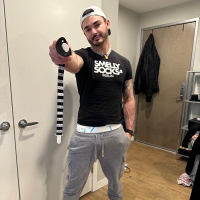 All fantasy. All models are 21 years old or older. 🐾 Daddy-Husband to @lilpupfinny and @maxythelittle • Owner of @herysheyboys Approach. Submit. Obey.