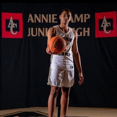 Class of 2027 /6’2 guard/3.6 gpa/
Email:fiveswow4@gmail.com