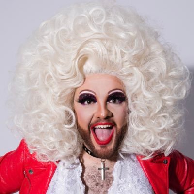 The Bob Mortimer of Drag ✨'Impressively quick and witty’ - LPT ✨'Fabulous' - ReviewHub✨ CEHoe @hausofdench ✨ she/they ✨ ✉️ info@hausofdench.co.uk