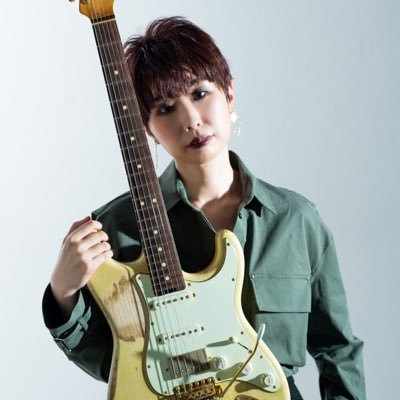 F_Natsuguitar's profile picture. ギター弾きです。こちらが本アカウント。バリィさんの「バリオ」をよく連れていてる人。ライブ/レコーディング/レッスン ご依頼/ご連絡はDMまたはホームページからお気軽にお声がけください。 《Works(敬称略)》加藤結/松井珠理奈/神園さやか/志崎樺音/金田一芙弥/…