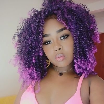 Uma mulher que saber o poder que tem é perigosa, mas uma mulher que saber usar o poder que tem é fatal ...💜
