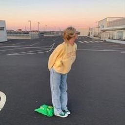 us_zara42680's profile picture. 