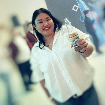 mitzmopon's profile picture. defying gravity