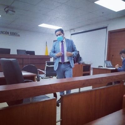 Apasionado del Derecho, litigante. Trabajador perseverante y soñador de tiempo completo. ⚽📑📚⚖️🫵