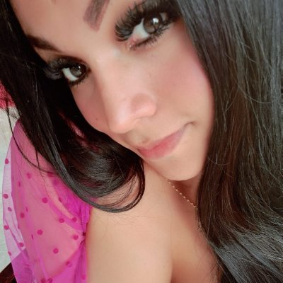 CharlotteMDiaz's profile picture. Miradas que enamoran/ Gustas fotos por privado? ;)