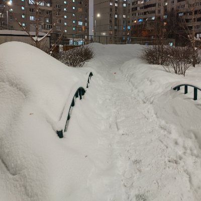 Жалкий игривый продюсер безжалостной игровой локализации