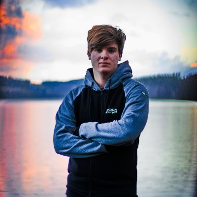 IvoRolcikjr's profile picture. 📷 Photographer 
💻 Technology Expert 
📽 Videos: @flymasterscz
📨 Tech News: @geekspacecz