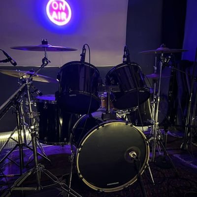 Dj, host, baterista, mercadeo, publicidad, organizador de eventos, corredor de seguros