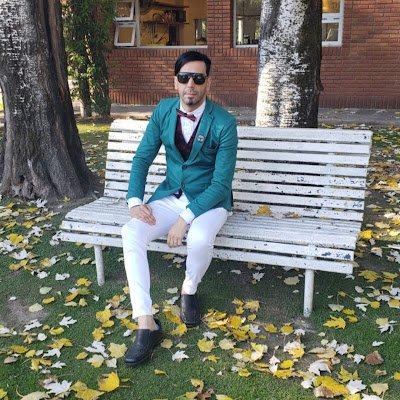 leomartellpop's profile picture. 