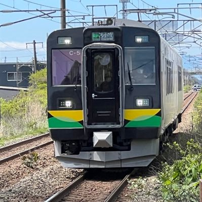 北海道日本ハムファイターズと半崎美子さんのファンです。また鉄道も好きです。特に半崎美子さんは、何気なく聴いていたハンザキラジオで興味を持ち、歌を聴いているうちに私の心に響き共感しファンになっていました。